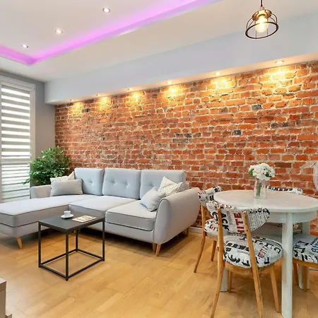 شقة Stylish With Balcony In Old Town By Renters