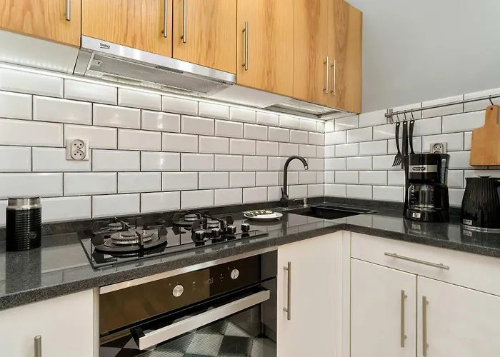 Stylish With Balcony In Old Town By Renters Gdansk