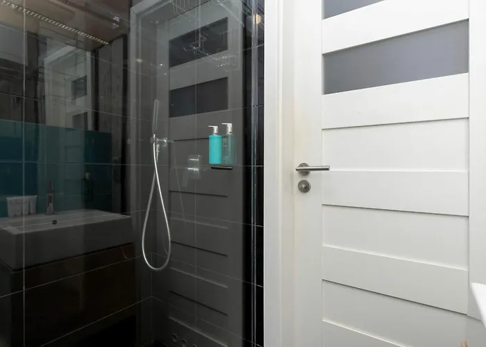 Stylish With Balcony In Old Town By Renters Apartment