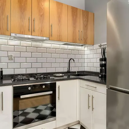 Daire Stylish With Balcony In Old Town By Renters *